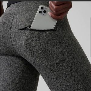 Athleta Women's Delancey Herringbone Tight Black/ Abalone Grey Size small.